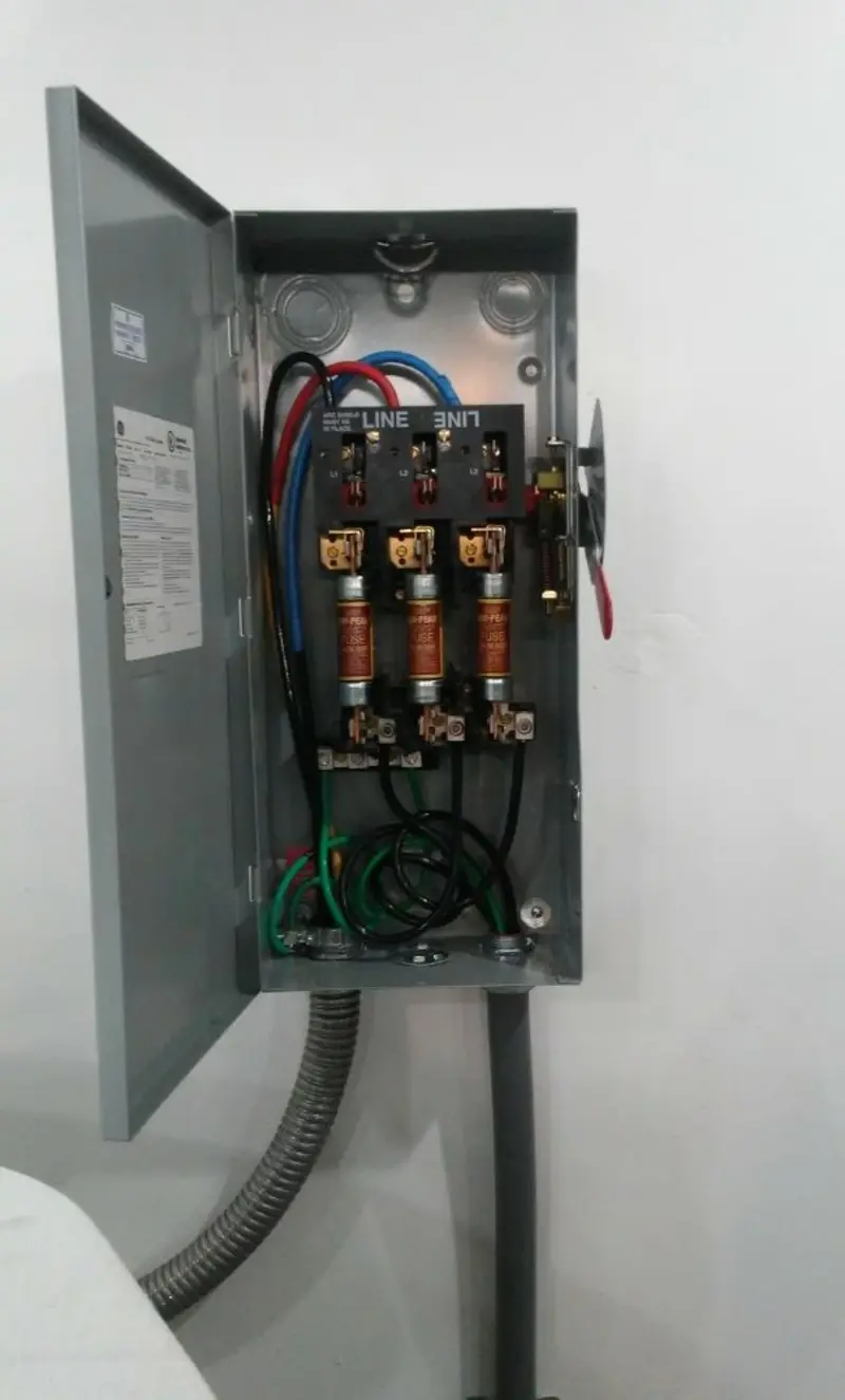 Three-phase disconnect switch installed for Smoke Detector Installation in Lawrenceburg